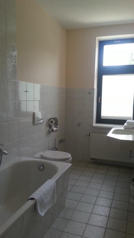 Teichhotel Schmalkalden Pokoj fotografie